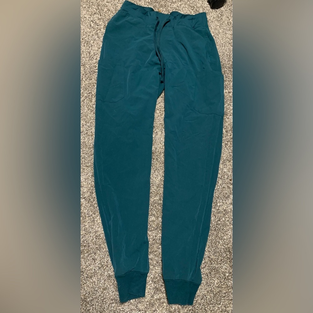 Jogger scrub pants in Caribbean blue